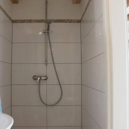 Apartamento Kleines Haeuschen Am Garten In