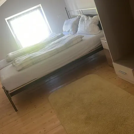 Apartamento Kleines Haeuschen Am Garten In Darmstadt